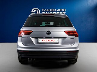 2018 Volkswagen Tiguan II, серебристый, 2800000 рублей, вид 5