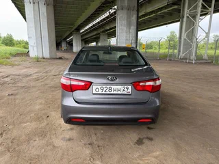 2012 Kia Rio 5-speed III, серый, 419000 рублей, вид 4