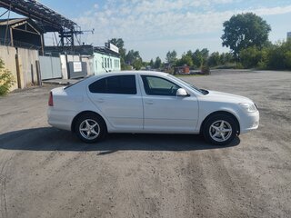 2010 Skoda Octavia II (A5) Рестайлинг, белый, 550000 рублей, вид 2