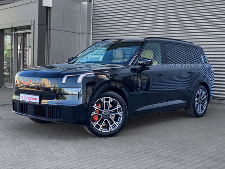 Lynk & Co 900