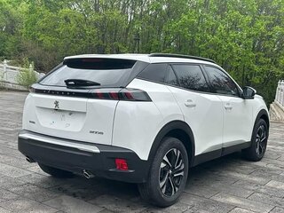 2023 Peugeot 2008 II, белый, 1351400 рублей, вид 4