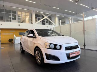2014 Chevrolet Aveo II, белый, 469000 рублей, вид 3
