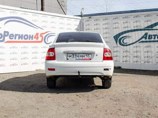 2011 Lada (ВАЗ) Priora I, белый, 135000 рублей, вид 3
