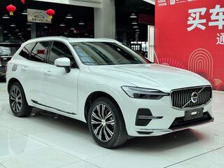 2022 Volvo XC60 II Рестайлинг, белый, 4900000 рублей, вид 3