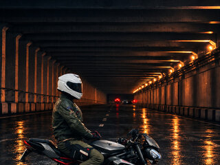 2022 Triumph Street Triple, серебристый, 990000 рублей, вид 2