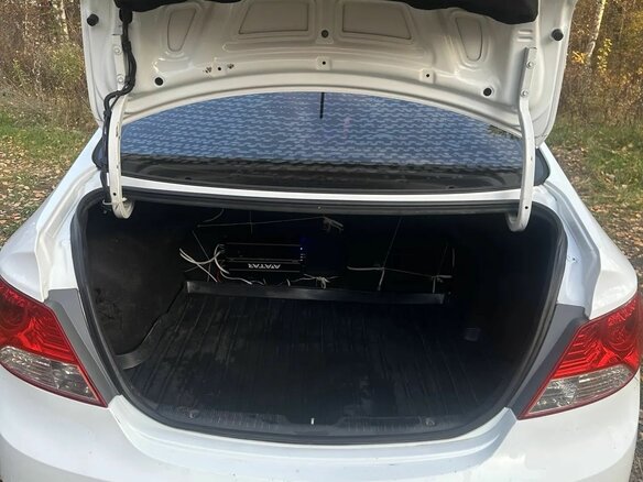 2013 Hyundai Solaris I, белый, 730000 рублей - вид 9