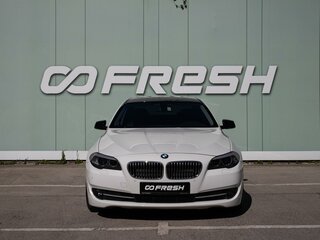 2013 BMW 5 серии 525d xDrive VI (F10/F11/F07), белый, 2139000 рублей, вид 3