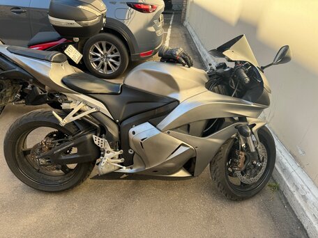 2009 Honda CBR 600RR, серый, 590000 рублей, вид 4