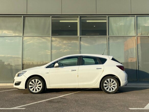 2013 Opel Astra J Рестайлинг, белый - вид 5