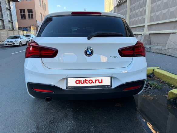 2018 BMW 1 серии 118i II (F20/F21) Рестайлинг 2, белый, 2100000 рублей - вид 5