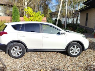 2014 Toyota RAV4 IV (XA40), белый, 1650000 рублей, вид 4