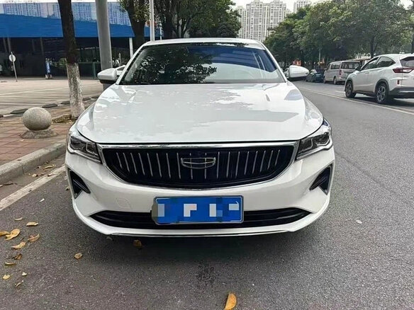 2022 Geely Emgrand II, белый, 1270000 рублей - вид 1