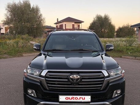 2017 Toyota Land Cruiser 200 Series Рестайлинг 2, чёрный, 6290000 рублей, вид 4