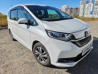 2021 Honda Freed II Рестайлинг, белый, 1670000 рублей, вид 3
