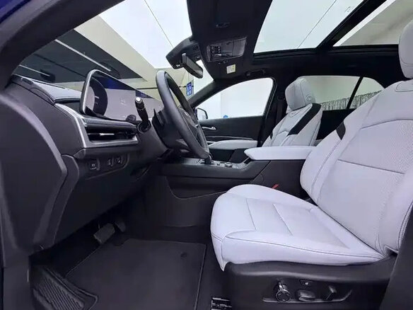 2024 Cadillac XT4 I Рестайлинг, синий, 3797099 рублей - вид 7