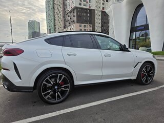 2024 BMW X6 30d III (G06) Рестайлинг, белый, 12800000 рублей, вид 4