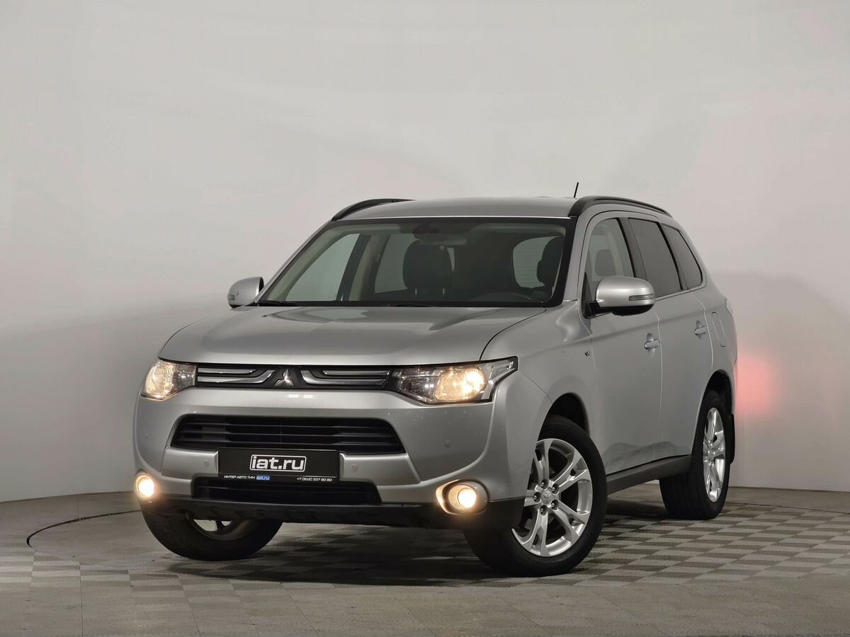 Открыть фотографии: Mitsubishi Outlander III