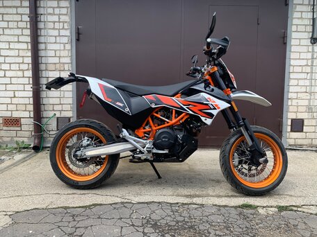 2017 KTM 690 SMC R, оранжевый, 880000 рублей, вид 2