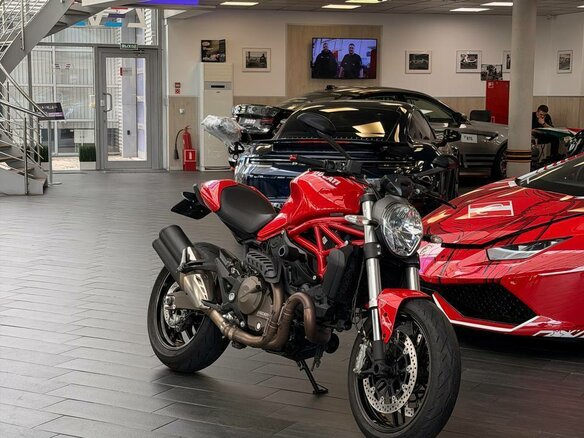 2015 Ducati Monster 821, красный, 600000 рублей - вид 1