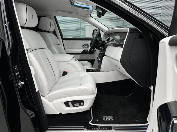 2026 Rolls-Royce Phantom Extended VIII (Series I), чёрный, 87500000 рублей - вид 12