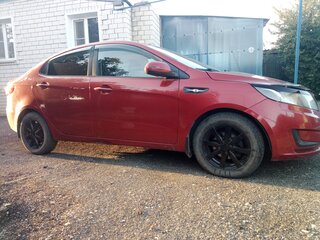 2012 Kia Rio III, красный, 550000 рублей, вид 3