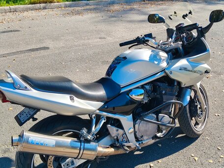 2006 Suzuki Bandit 1200, серебристый, 385000 рублей, вид 2