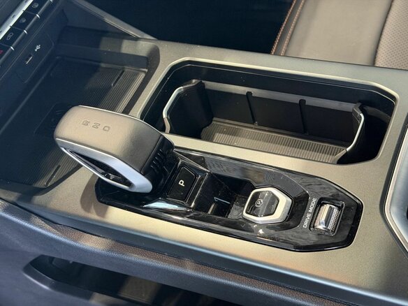 2024 Geely Okavango I Рестайлинг, белый, 2990000 рублей - вид 8
