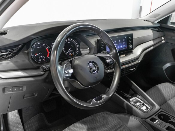 2021 Skoda Octavia IV (A8), белый, 2216000 рублей - вид 4