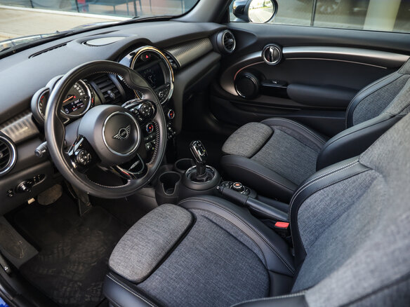 2020 Mini Hatch Cooper III (F55/F56) Рестайлинг, синий, 2333500 рублей - вид 15