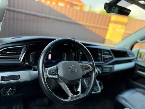 2020 Volkswagen Multivan T6 Рестайлинг, жёлтый, 4990000 рублей - вид 8