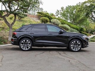 2025 Audi Q8 55 TFSI I (4M) Рестайлинг, чёрный, 12043840 рублей, вид 5