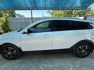 2019 Lada (ВАЗ) Vesta SW Cross I, белый, 900000 рублей, вид 4