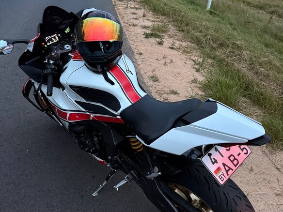 2022 Yamaha YZF-R1, белый, 1699900 рублей - вид 5