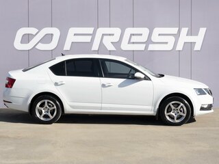 2018 Skoda Octavia III (A7) Рестайлинг, белый, 1349000 рублей, вид 5