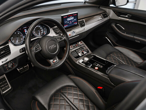2016 Audi S8 III (D4) Рестайлинг, серебристый, 10900000 рублей - вид 12