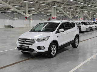 2018 Ford Kuga II Рестайлинг, белый, 1710000 рублей, вид 1