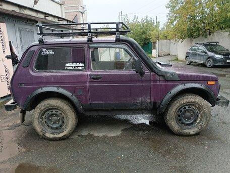 2000 Lada (ВАЗ) 2121 (4x4) I Рестайлинг, фиолетовый, вид 2