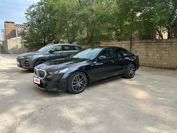 2023 BMW 5 серии 520i VIII (G60/G61/G68), синий, 5700000 рублей