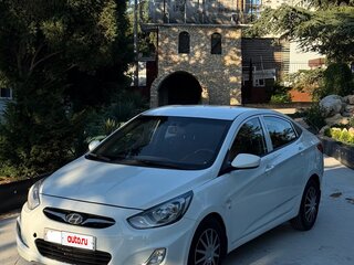 2013 Hyundai Solaris I, белый, 665000 рублей, вид 1