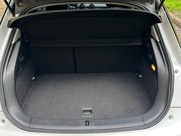 2013 Audi A1 I (8X), белый, 920000 рублей - вид 6
