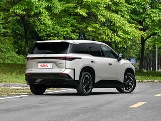 2026 Toyota bZ3X 58.3 kWh, серебристый, 2700000 рублей, вид 4