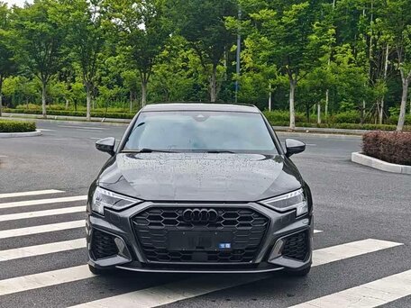 2023 Audi A3 Sportback 35 TFSI IV (8Y), серый, 1931000 рублей, вид 2