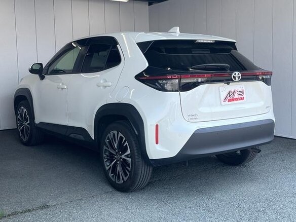 2022 Toyota Yaris Cross I, белый - вид 3