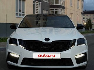 2017 Skoda Octavia III (A7) Рестайлинг, белый, 1050000 рублей, вид 1