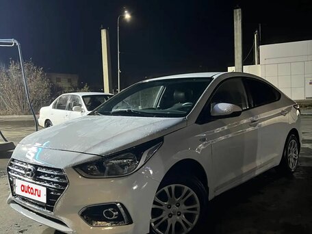 2017 Hyundai Solaris II, белый, 800000 рублей, вид 2