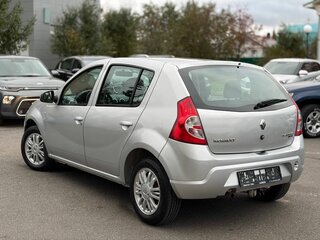 2014 Renault Sandero I, серебристый, 550000 рублей, вид 4
