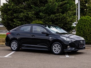 2022 Hyundai Solaris II Рестайлинг, чёрный, 1365000 рублей, вид 3