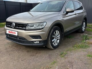 2018 Volkswagen Tiguan II, бежевый, 2650000 рублей, вид 1