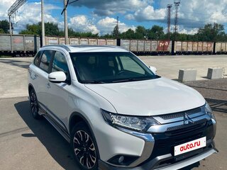2020 Mitsubishi Outlander III Рестайлинг 3, белый, 2250000 рублей, вид 2
