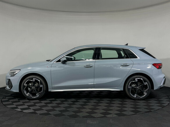 2026 Audi A3 Sportback 35 TFSI IV (8Y) Рестайлинг, серый, 4350000 рублей - вид 3